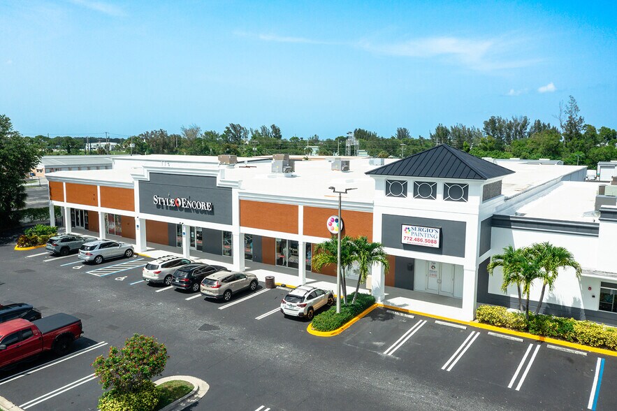 2585-2605 SE Federal Hwy, Stuart, FL for sale - Building Photo - Image 2 of 7