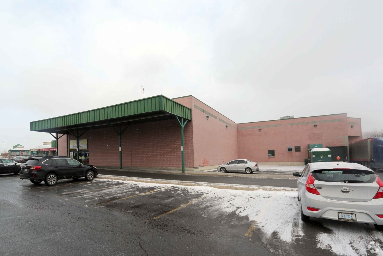 2446 Bank St, Ottawa, ON K1V