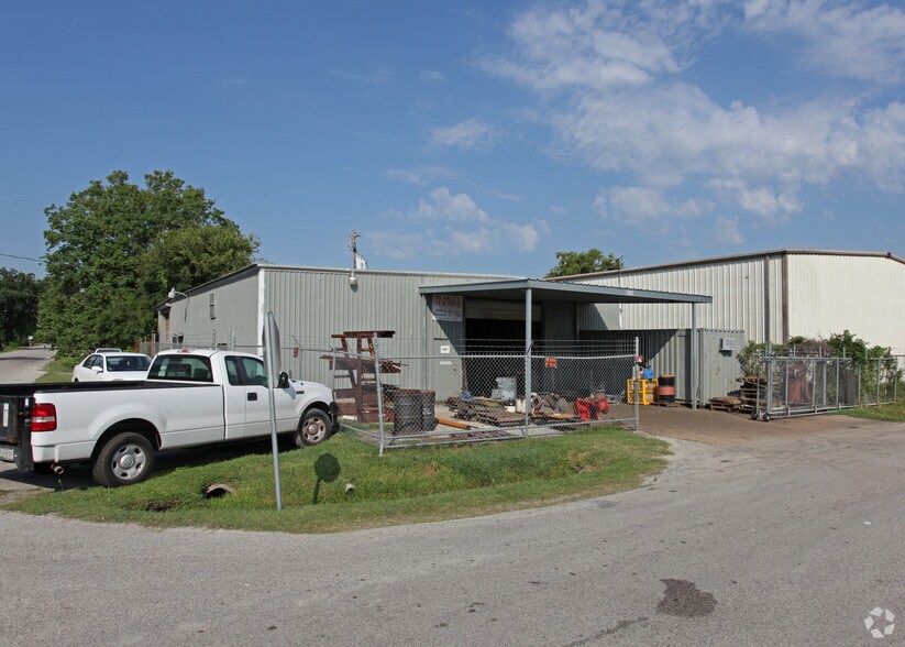 5938 Heffernan St, Houston, TX for sale - Primary Photo - Image 1 of 31