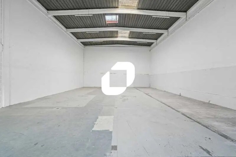 Flex in Bondoufle for lease - Interior Photo - Image 2 of 14