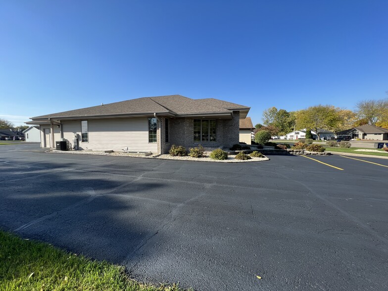 1352 Excalibur Dr, Janesville, WI 53546 - Office for Sale | LoopNet