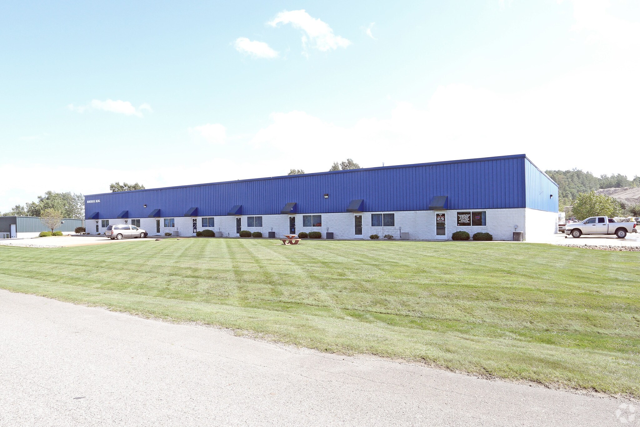 7050 Big Sky Dr, Holly, MI 48442 Montrose Building