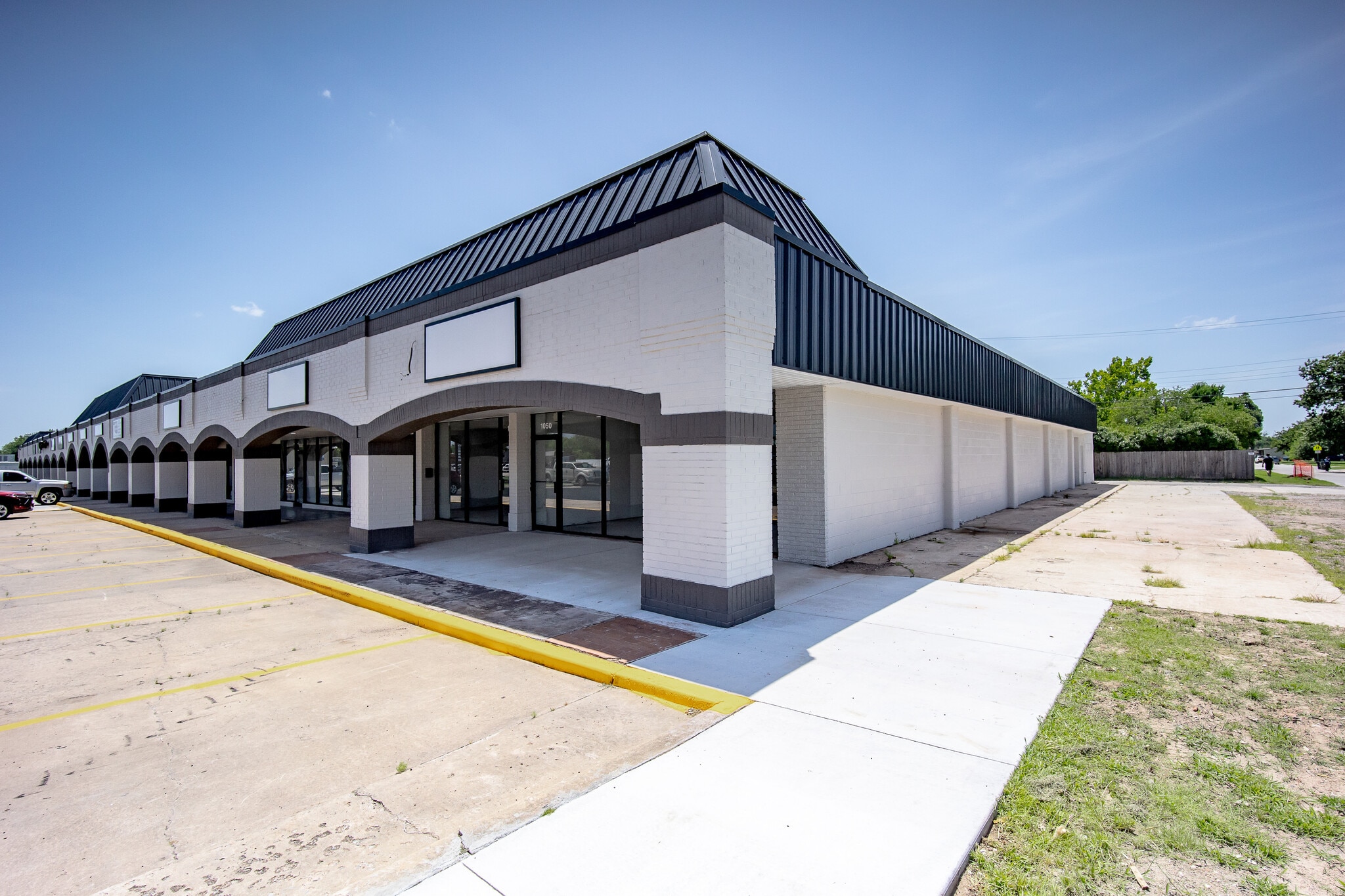 1010-1050 N Flood Ave, Norman, OK for lease Building Photo- Image 1 of 15