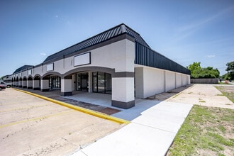 1010-1050 N Flood Ave, Norman, OK for lease Building Photo- Image 1 of 15