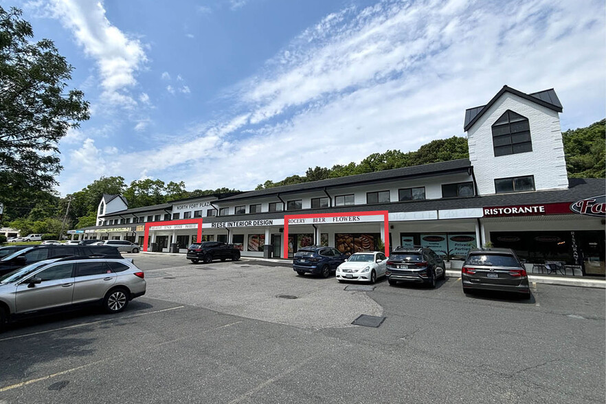 1019 Fort Salonga, Northport, NY for lease - Building Photo - Image 1 of 4