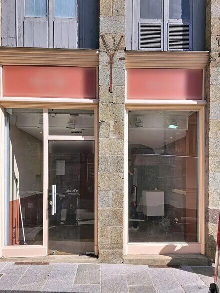 Retail in Rennes for lease - Building Photo - Image 2 of 7