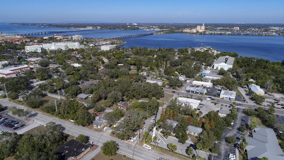 701 Manatee Ave E, Bradenton, FL for sale - Primary Photo - Image 1 of 1