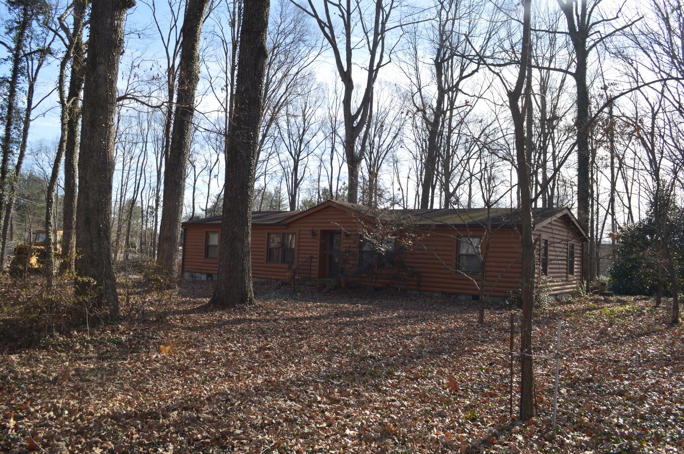 4416 S Holden Rd, Greensboro, NC 27406