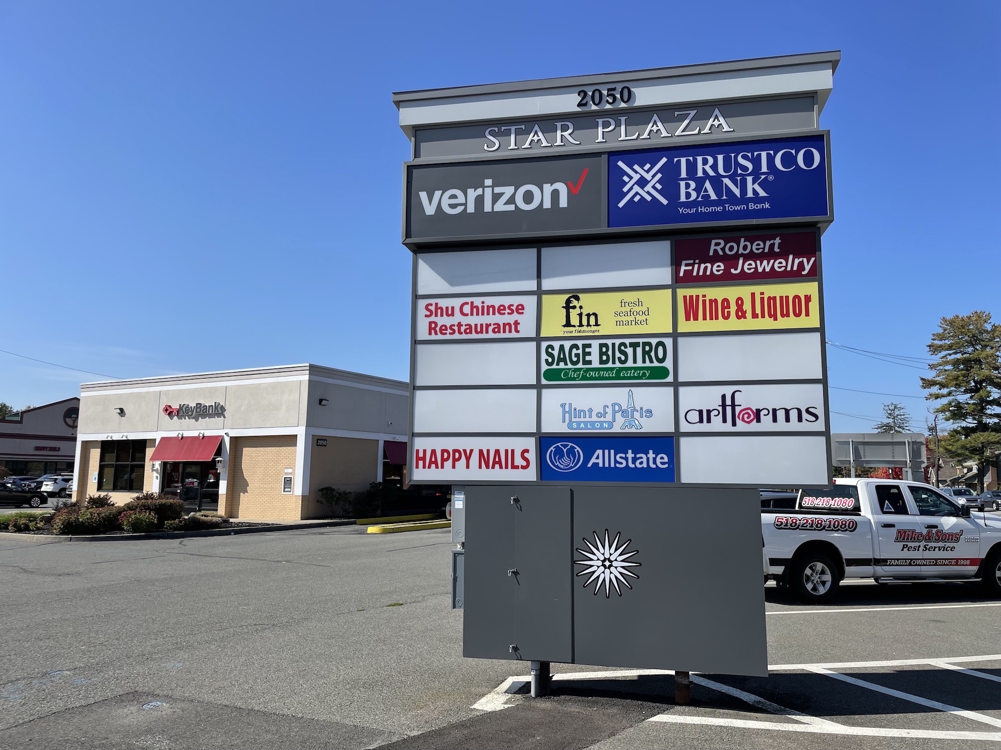 2050 Western Ave, Guilderland, NY for lease Building Photo- Image 1 of 3