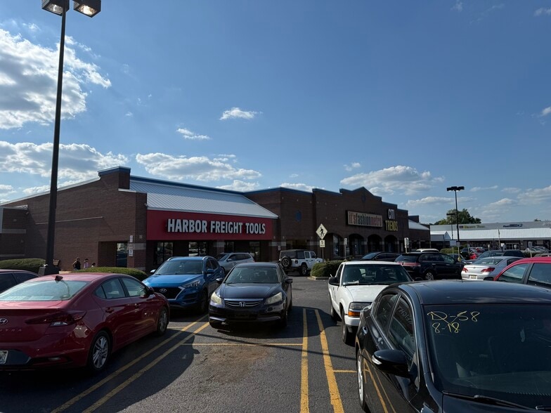 9118-9174 Parkway E, Birmingham, AL for lease - Building Photo - Image 1 of 8