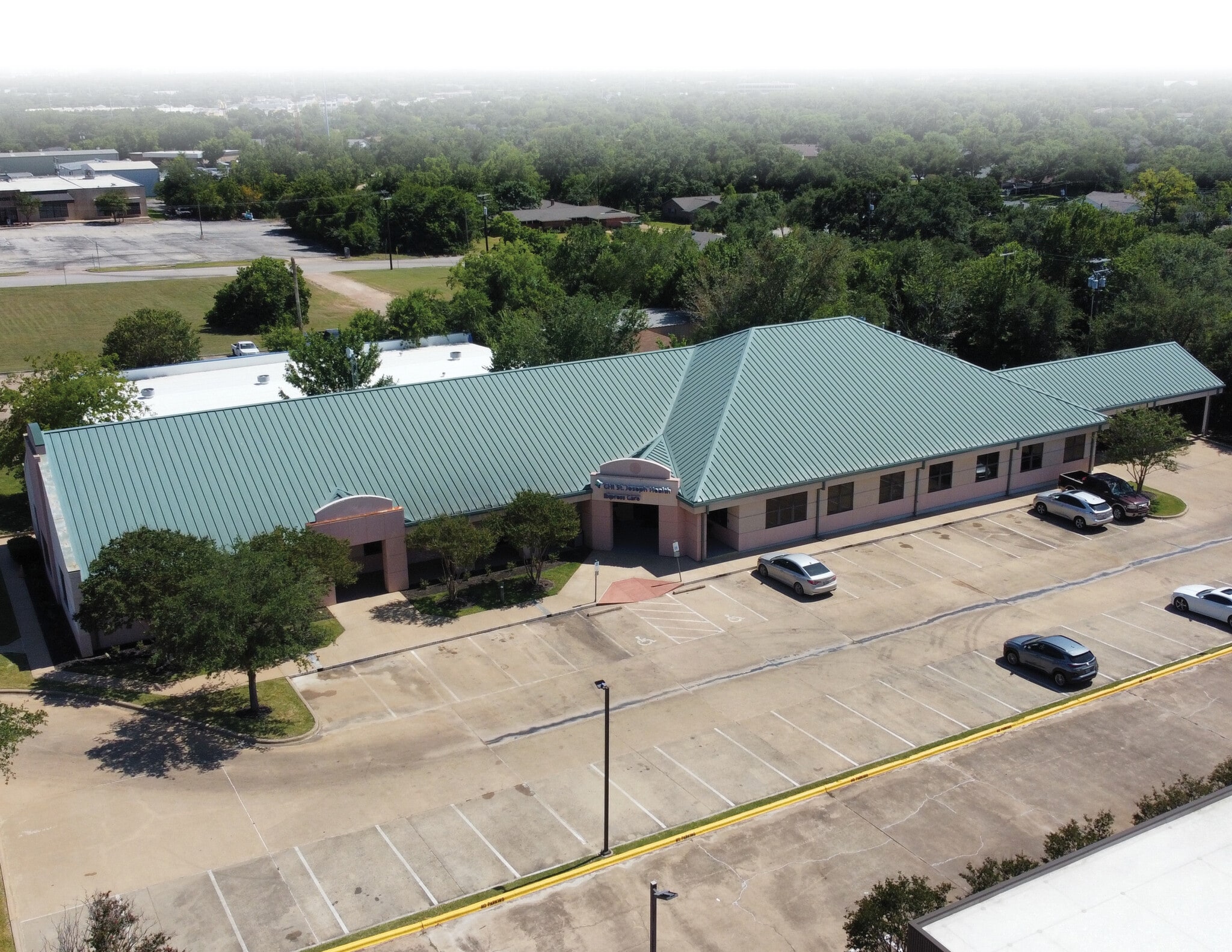2010 E Villa Maria Dr, Bryan, TX for lease Primary Photo- Image 1 of 26