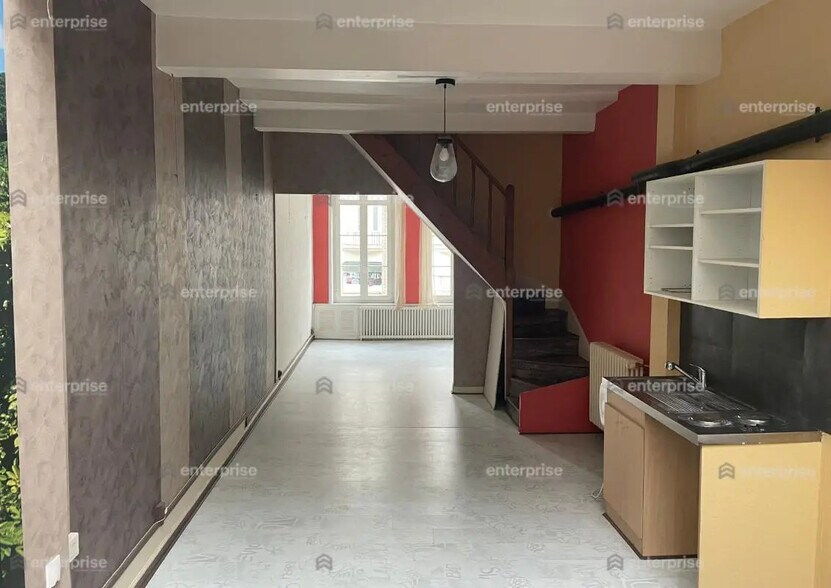 Retail in Saint-Quentin for lease - Interior Photo - Image 3 of 3