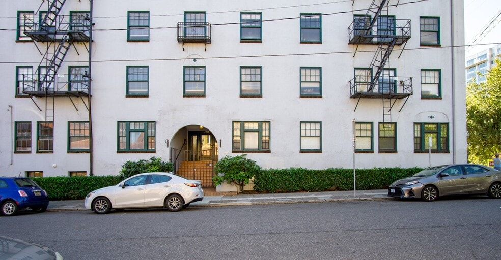 1730 NW Couch St, Portland, OR for sale - Building Photo - Image 2 of 12