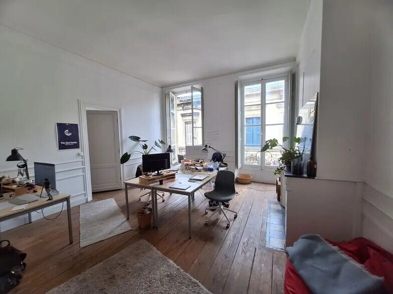 Office in Bordeaux for sale - Interior Photo - Image 2 of 5