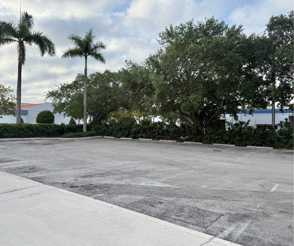 1960 Okeechobee Blvd, West Palm Beach, FL for lease Building Photo- Image 1 of 5
