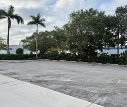 1960 Okeechobee Blvd, West Palm Beach, FL for lease Building Photo- Image 1 of 5