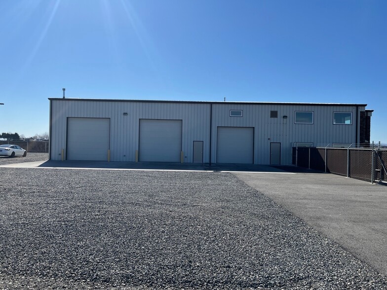 2746 Kingsgate Way, Richland, WA for lease - Building Photo - Image 2 of 10