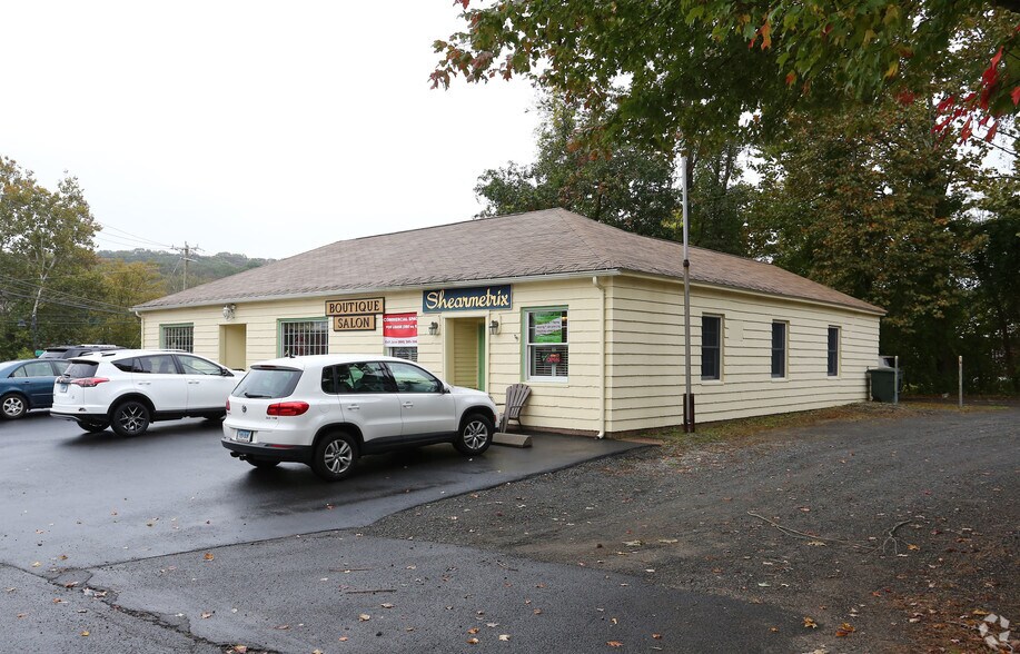 3 Candlewood Hill Rd, Higganum, CT 06441