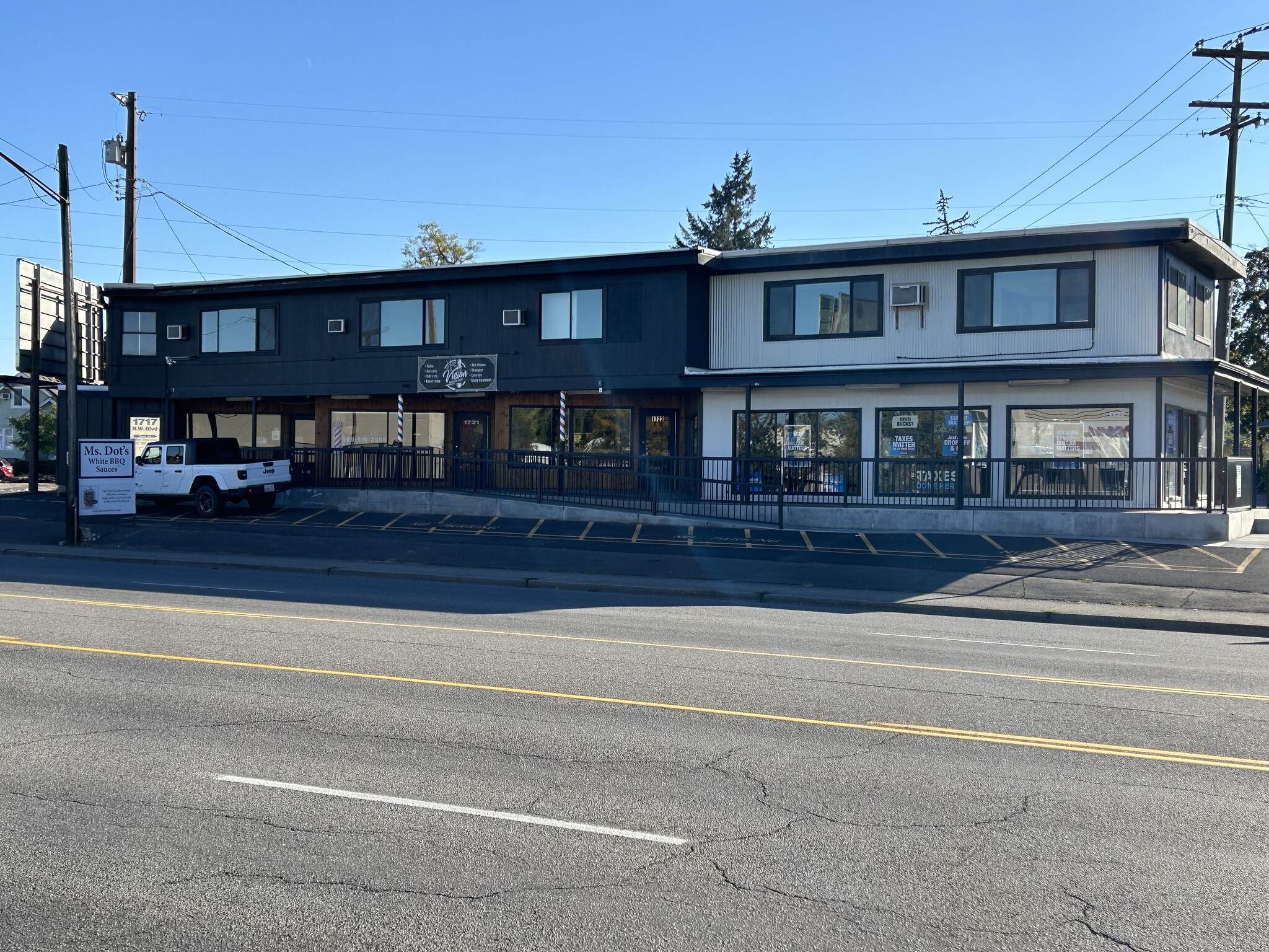 1717-1727 W Northwest Blvd, Spokane, WA for lease Building Photo- Image 1 of 3