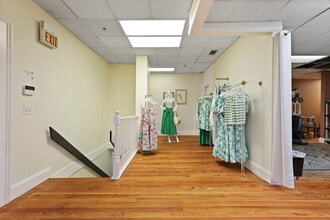 317 W Broughton St, Savannah, GA for lease Building Photo- Image 2 of 11