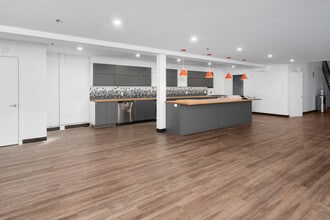 4760 Rue Acorn, Montréal, QC for lease Interior Photo- Image 2 of 7