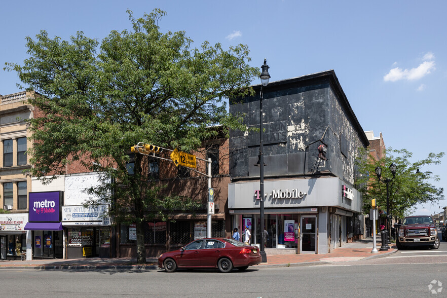 201-205 Broad St, Elizabeth, NJ for lease - Building Photo - Image 3 of 15