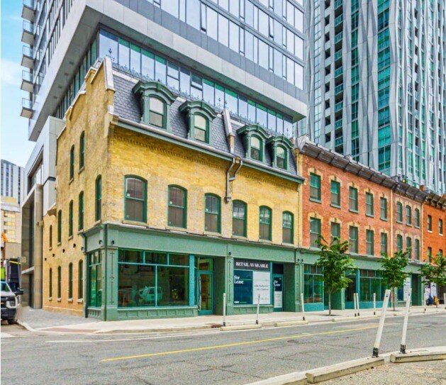 826-830 Yonge St, Toronto, ON for lease - Building Photo - Image 1 of 3