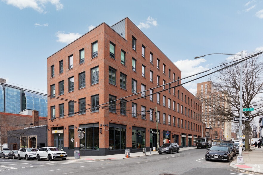 356 Wythe Ave, Brooklyn, NY for lease - Building Photo - Image 2 of 15