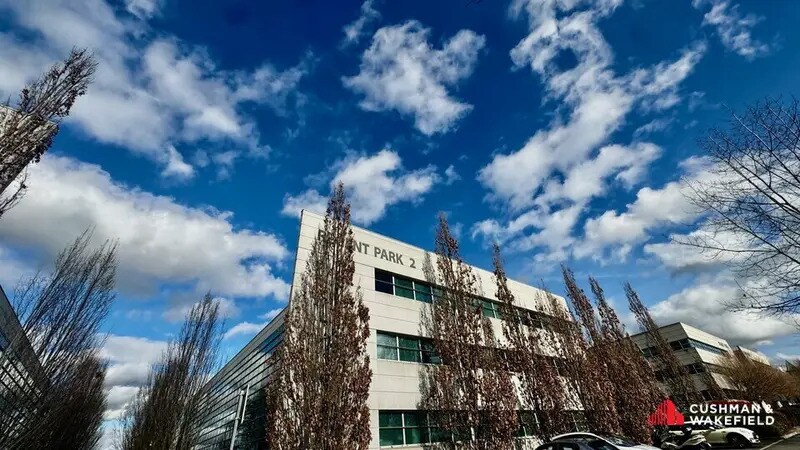 Office in Labège for lease - Building Photo - Image 2 of 11