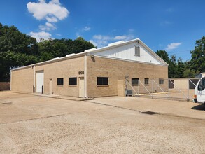 6104 Milwee St, Houston, TX for lease Building Photo- Image 1 of 8