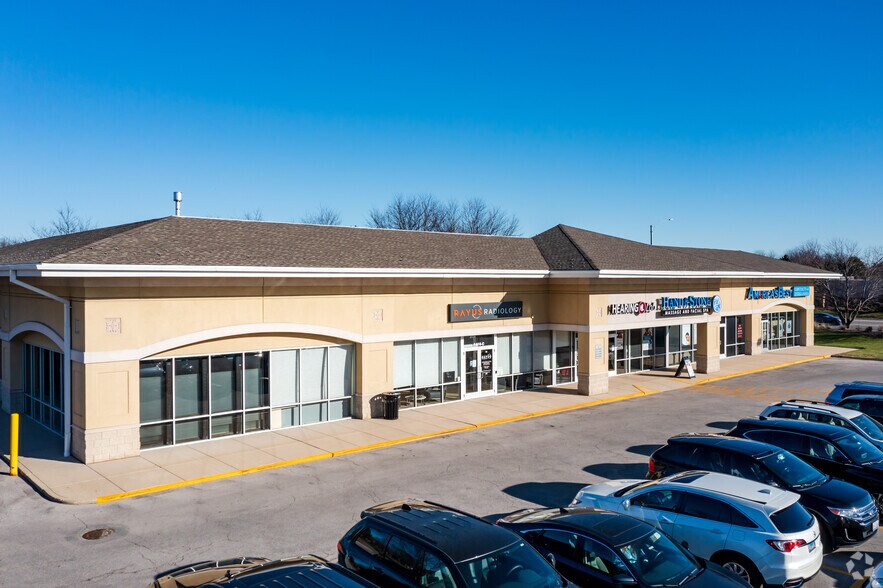 1416 S Randall Rd, Geneva, IL 60134 Randall Square Shops