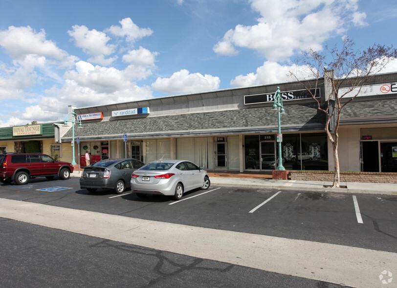 212-218 S Glendora Ave, West Covina, CA for lease - Building Photo - Image 2 of 3