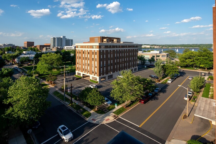 700 N Fairfax St, Alexandria, VA for lease - Building Photo - Image 2 of 10