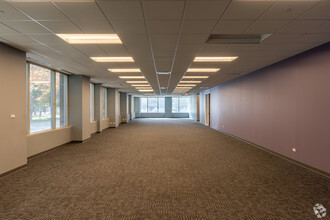 9500 W Bryn Mawr Ave, Rosemont, IL for lease Interior Photo- Image 1 of 6