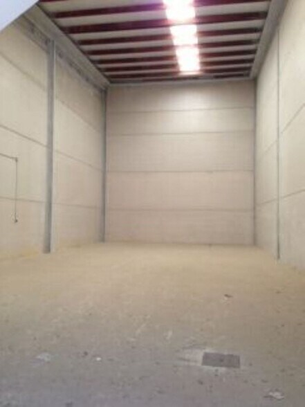 Industrial in SEVILLA for lease - Building Photo - Image 3 of 10