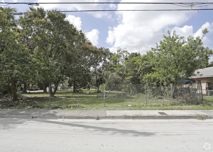 771 NW 13th St, Miami, FL for sale - Primary Photo - Image 1 of 1