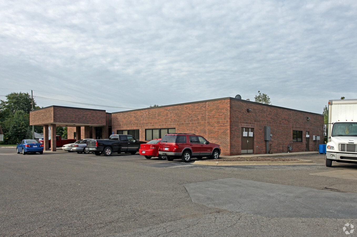 31470 Ecorse Rd, Romulus, MI 48174