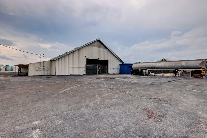 17250 SW Railroad Ave, Indiantown, FL 34956 WAREHOUSE FOR RENT