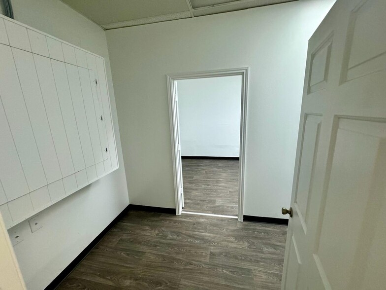 8602 Broadway St, Houston, TX for lease - Interior Photo - Image 3 of 8