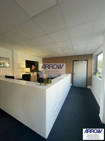 Flex in Orvault for sale - Building Photo - Image 2 of 3