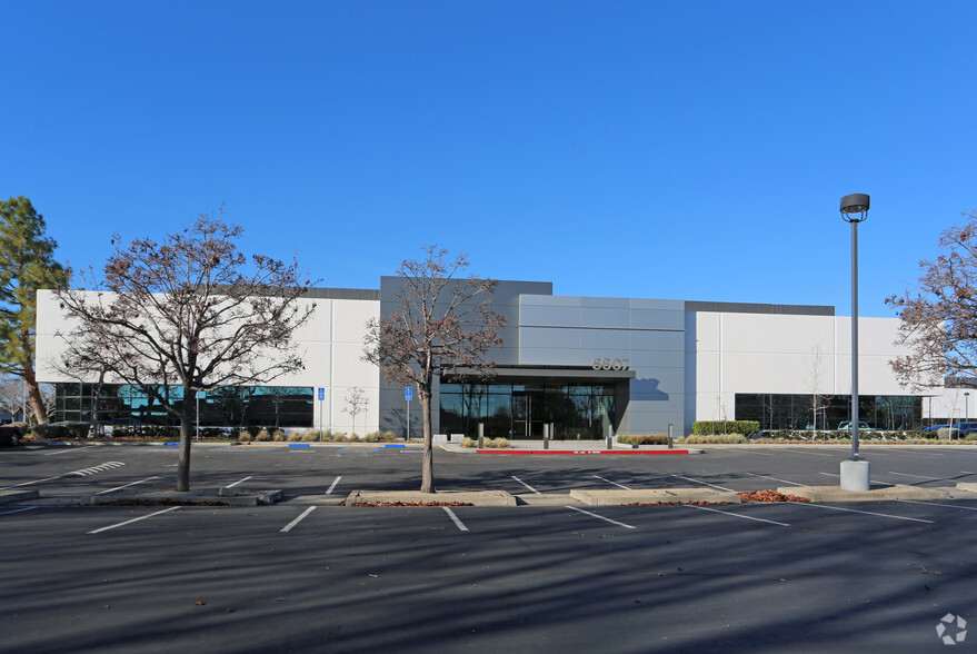 6607-6657 Kaiser Dr, Fremont, CA for lease - Building Photo - Image 3 of 4