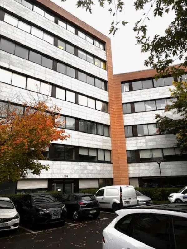 Office in Noisy-le-Grand for lease Building Photo- Image 1 of 7