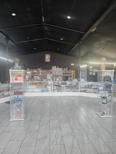 5940 Merrill Rd, Jacksonville, FL for sale - Building Photo - Image 2 of 8