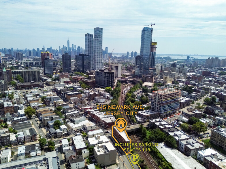 845 Newark Ave, Jersey City, NJ for lease - Aerial - Image 3 of 38