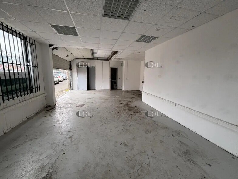 Industrial in Ris-Orangis for lease - Interior Photo - Image 1 of 9
