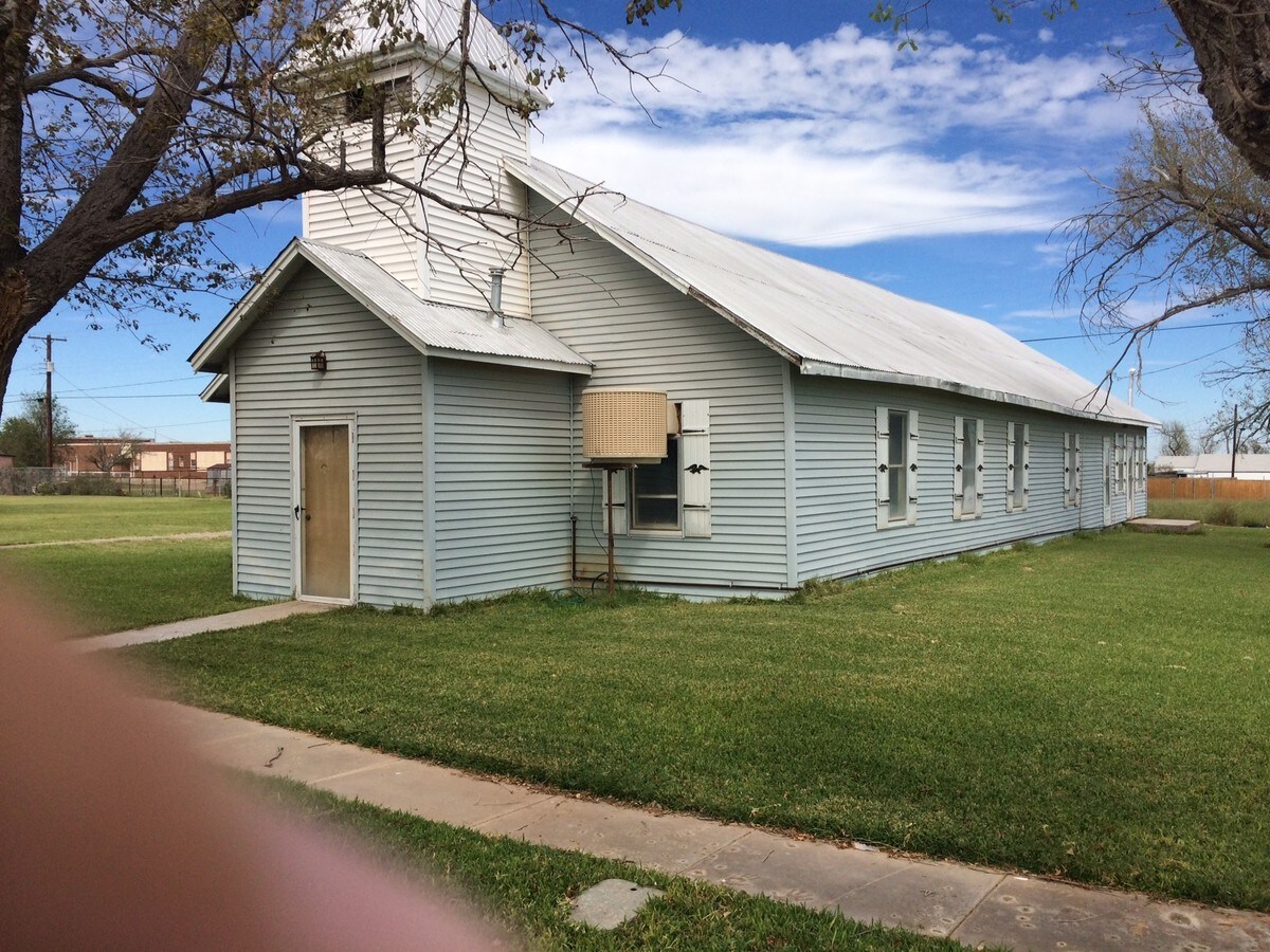 600 N Goldsmith St, Goldsmith, TX 79741