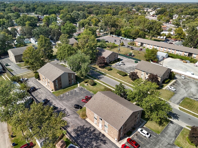 2820 Eldora Dr, Toledo, OH for sale - Building Photo - Image 3 of 8