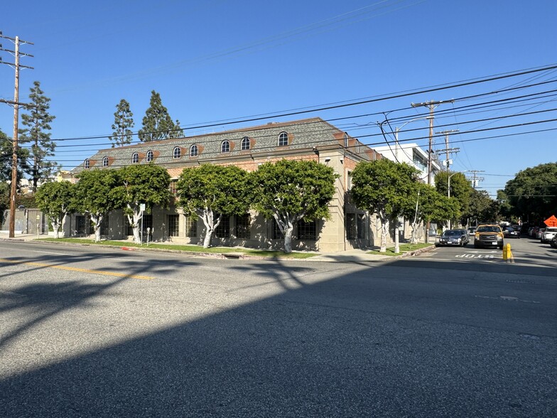 1554 S Sepulveda Blvd, Los Angeles, CA for lease - Building Photo - Image 1 of 9