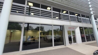 2-8 Dow Rd, Prestwick for lease Building Photo- Image 1 of 6