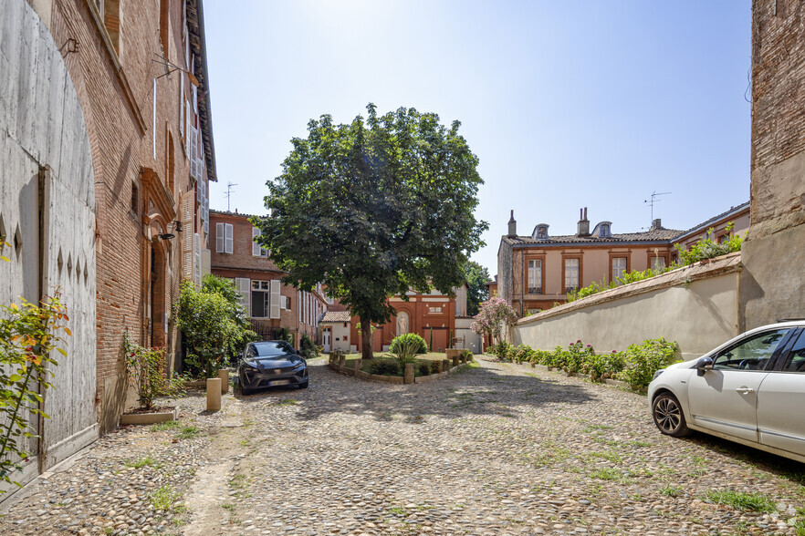 24 Gr Nazareth, Toulouse for lease - Interior Photo - Image 3 of 3
